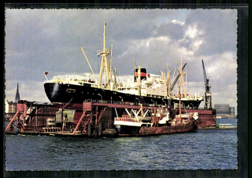 Hamburg, Hafen, Frachtschiff im Dock