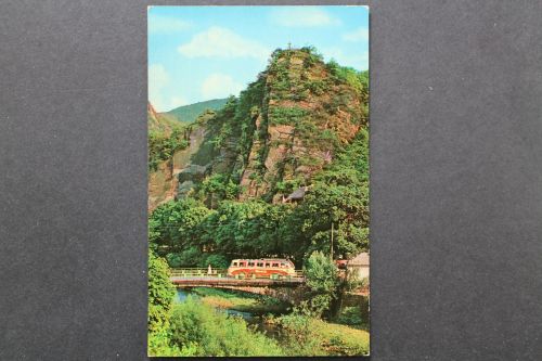 Altenahr, Blick auf das schwarze Kreuz, Bus