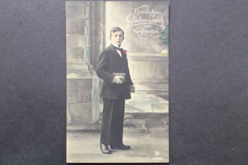 Herzlichen Glückwunsch zur Konfirmation, Junge mit Bibel