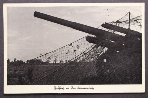 Geschütz in der Dämmerung
