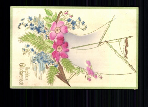 Segelboot mit Blumen geschmückt