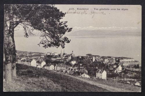 Schweiz, Neuchatel, vue generale avec les Alpes