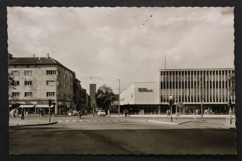 Leverkusen, Ecke Kölner- und Hauptstraße mit Bayer-Kaufhaus