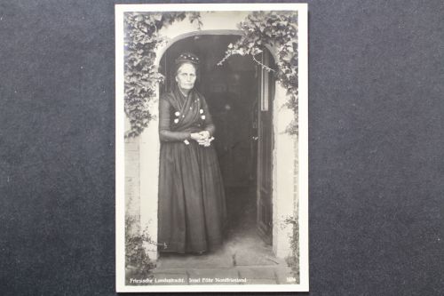 Insel Föhr, Nordfriesland, Frau mit friesischer Landestracht