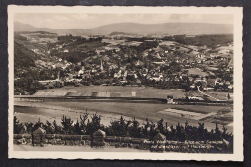 Porta Westfalika, Blick vom Denkmal aif die Weser und Hausbergen