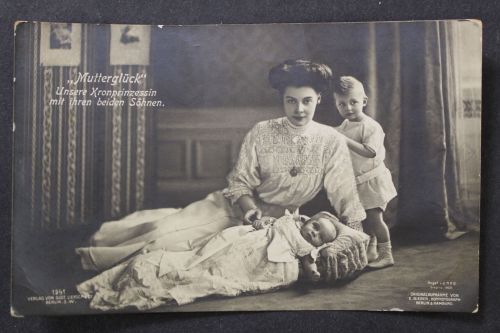 "Mutterglück", unsere Kronprinzessin Cecilie mit ihren beiden Söhnen