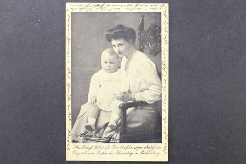 Großherzogin Alexandra von Mecklenburg-Schwerin mit Sohn