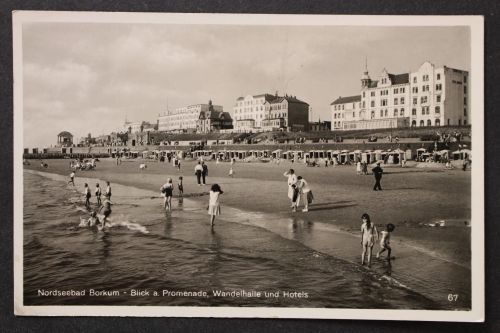 Nordseebad Borkum, Strand, Blick zur Promenade, Wandelhalle und Hotels