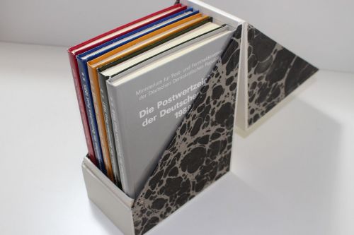 DDR postfrische Jahrbüchersammlung 1984-1988 in original Sammelkassette