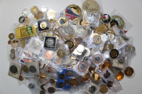 Medaillen-Posten mit einem Gesamtgewicht von 6,4 KG,