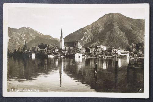 Egern mit Wallberg, vom See aus gesehen
