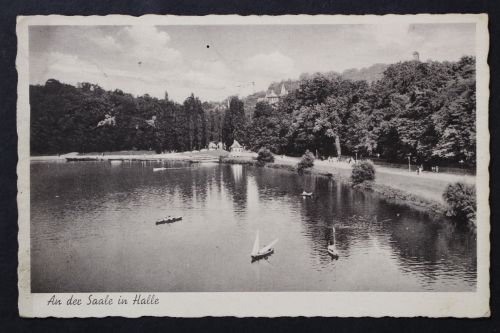 Halle, an der Saale, Partie am Fluss, Boote