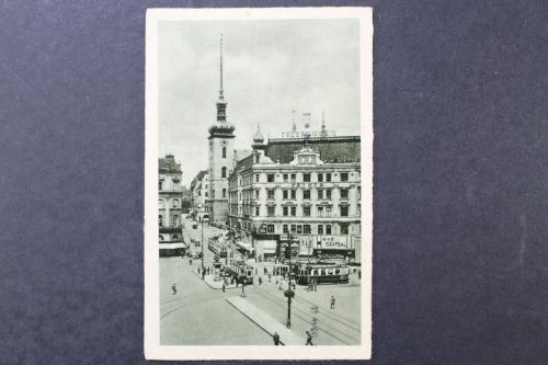 Brünn, Kirchgasse mit Straßenbahnen