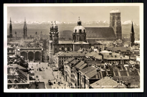 München, Blick v. d. Ludwigskirche auf Stadt und Gebirge
