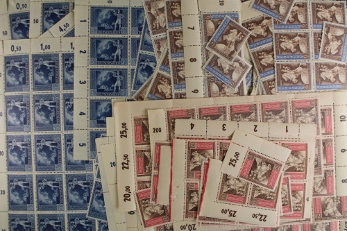 Deutsches Reich, MiNr. 820-822, über 130 Sätze + Dubletten, postfrisch