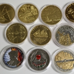 10 x 10 Euro Münzen, Partie vergoldet oder mit Farbapplikationen