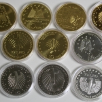 10 x 10 Euro Münzen, Partie vergoldet oder mit Farbapplikationen