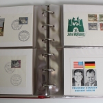Briefmarken-Album mit Belegen, Blockausgaben, FDC usw.