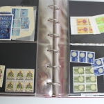 Briefmarken-Album mit Belegen, Blockausgaben, FDC usw.