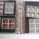 Briefmarken-Album mit Belegen, Blockausgaben, FDC usw.