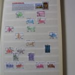 Briefmarken Posten, 14 Alben mit Marken aus vielen Ländern
