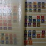 Briefmarken Posten, 12 Alben mit Marken aus vielen Ländern