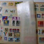 Briefmarken Posten, 12 Alben mit Marken aus vielen Ländern