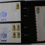 Briefmarken Posten, 12 Alben mit Marken aus vielen Ländern