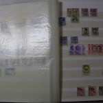Briefmarken Posten, 12 Alben mit Marken aus vielen Ländern