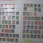 Briefmarken Posten, 13 Alben mit Marken aus vielen Ländern