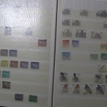 Briefmarken Posten, 13 Alben mit Marken aus vielen Ländern