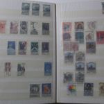 Briefmarken Posten, 13 Alben mit Marken aus vielen Ländern