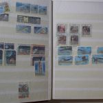 Briefmarken Posten, 13 Alben mit Marken aus vielen Ländern