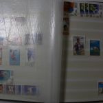 Briefmarken Posten, 13 Alben mit Marken aus vielen Ländern
