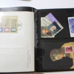 Briefmarken Posten, 13 Alben mit Marken aus vielen Ländern