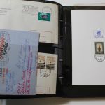 Briefmarken Posten, 13 Alben mit Marken aus vielen Ländern