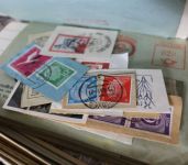 Briefmarken-Posten in 2 Umzugskartons, insgesamt 47 KG!!!