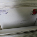 Briefe-, Karten-, Ganzsachen-Posten, großer Karton voll Material