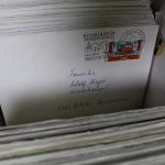 Briefe-, Karten-, Ganzsachen-Posten, großer Karton voll Material