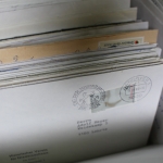 Briefe-, Karten-, Ganzsachen-Posten, großer Karton voll Material