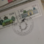 Briefe-, Karten-, Ganzsachen-Posten, großer Karton voll Material