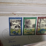 Briefe-, Karten-, Ganzsachen-Posten, großer Karton voll Material