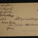 Glückwunsch zum Geburtstag, zwei Kinder mit Blumen u. Geschenke