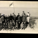 Kindergruppe und 2 Erzieherinnen mit Gitarre, Norderney 1929