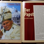 Holzkassette "Abschied Johannes Paul II / Benedikt XVI