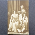 Kronprinzessin Cecilie mit ihren Söhnen, Kaiserin Auguste Viktoria
