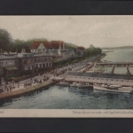 Kiel. Strandpromenade mit Jachtklubhafen