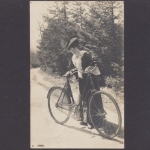 Dame mit Fahrrad