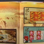 China, Jahrbuch 2002, postfrisch, roter Einband mit Umschlag