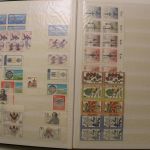 Briefmarken-Posten mit einem Gewicht von fast 13 KG